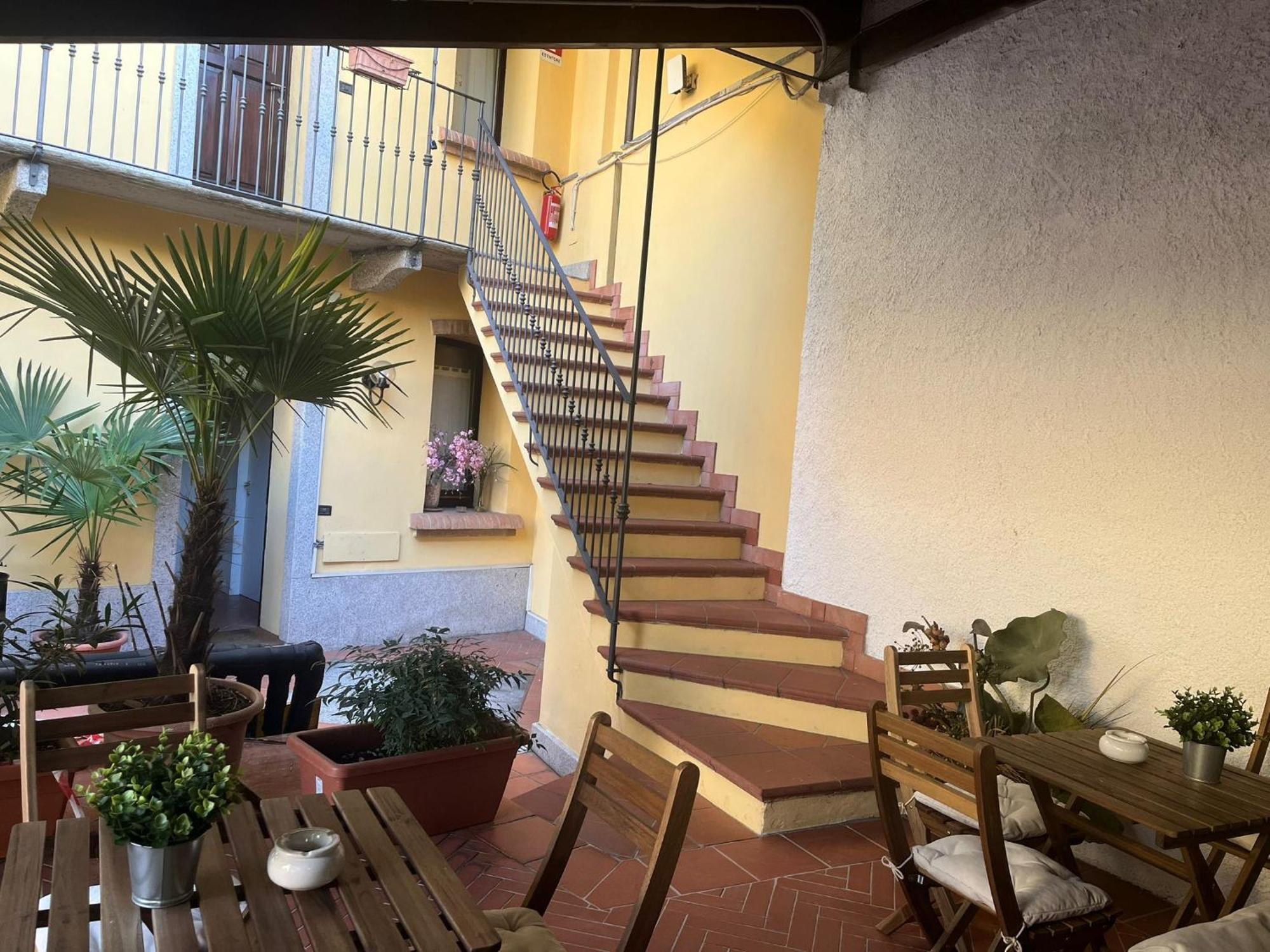 Bilocale Dafne Abbadesse Guest House Milán Exterior foto