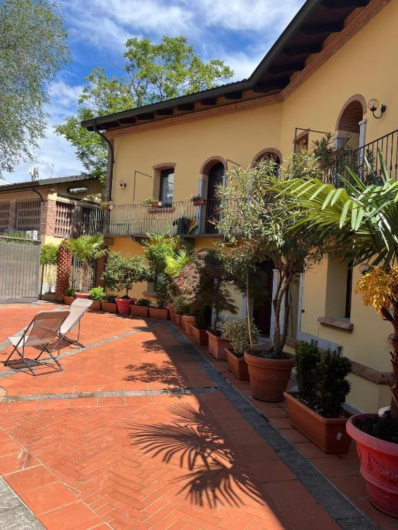 Bilocale Dafne Abbadesse Guest House Milán Exterior foto